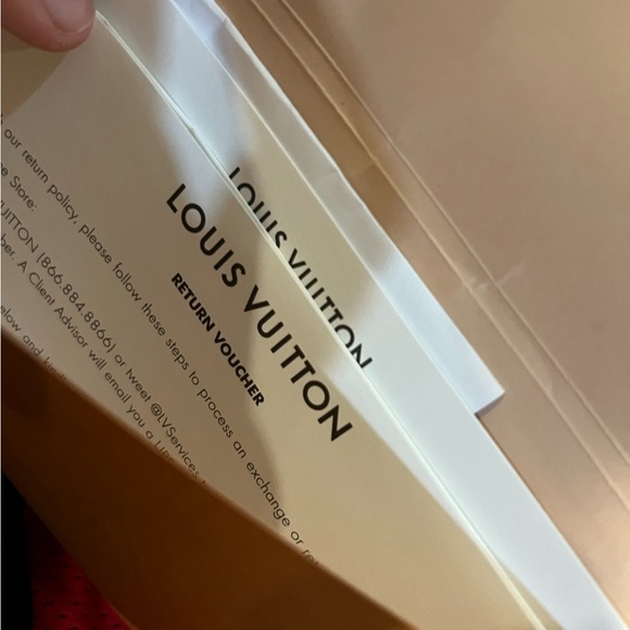 Louis Vuitton sneakers worn 2 times, in mint condition, comes with everything - Picture 7 of 7